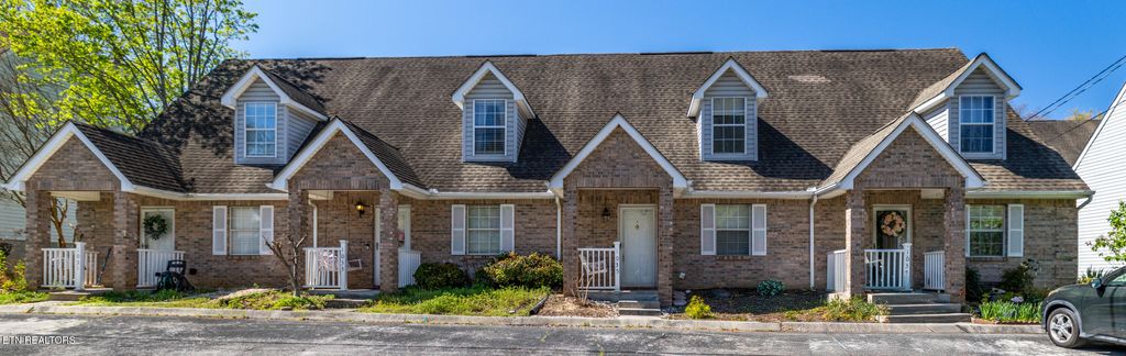 Photo of 1035 Nod St, Knoxville, TN 37932 (MLS # 1334510)