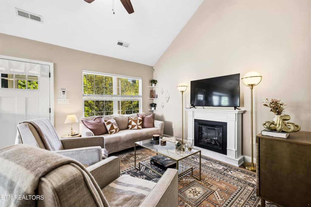 Photo of 1126 Overton Place, Knoxville, TN 37917 (MLS # 1350987)