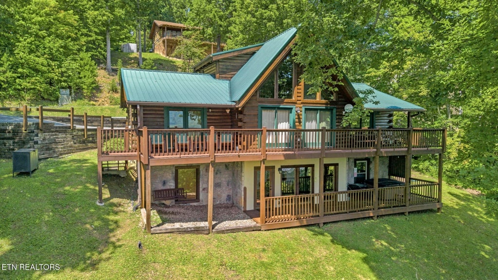 Photo of 3515 Mountain Tyme Way, Sevierville, TN 37862 (MLS # 1352835)