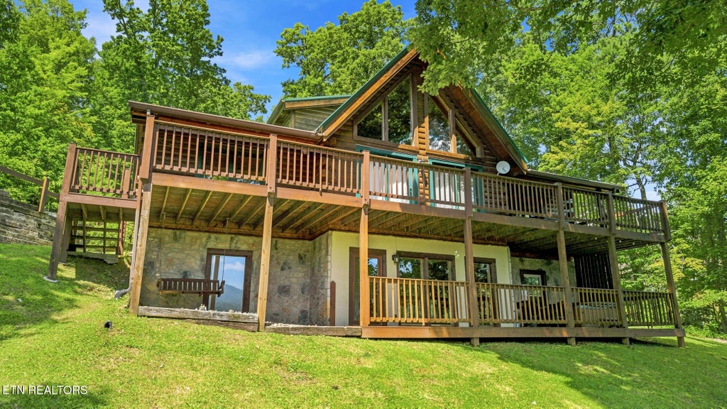 Photo of 3515 Mountain Tyme Way, Sevierville, TN 37862 (MLS # 1352835)