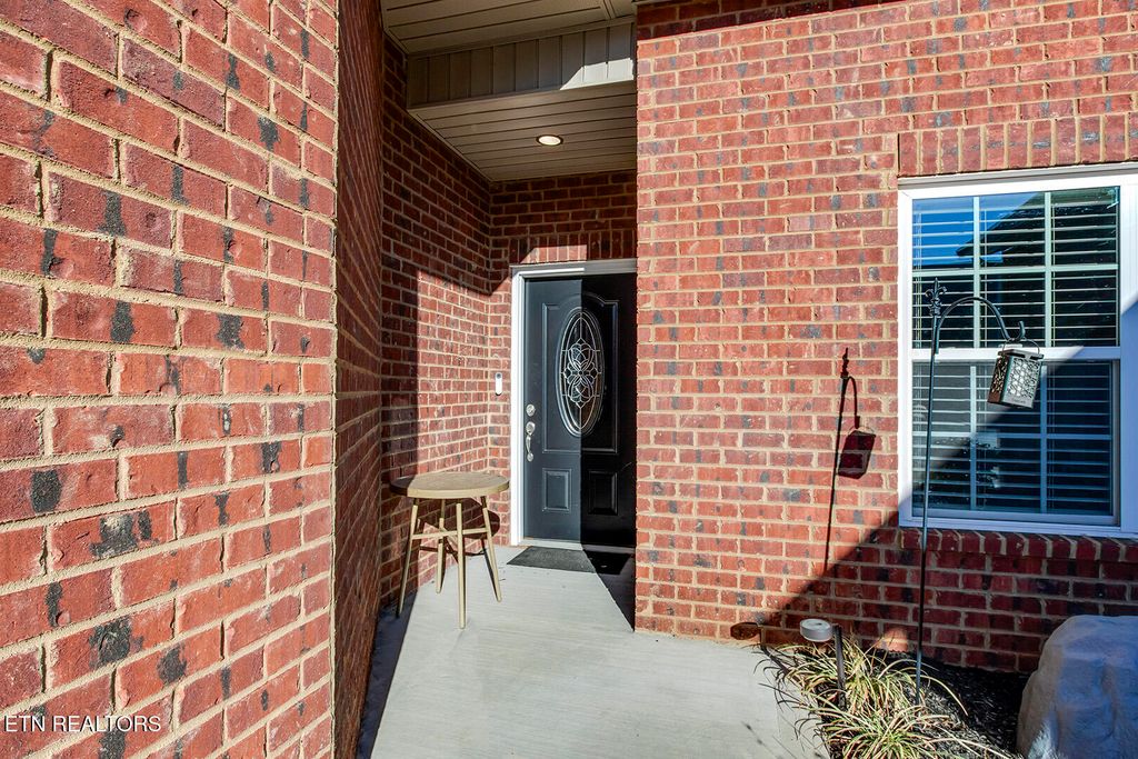 Photo of 984 Meadow Walk Lane, Lenoir City, TN 37772 (MLS # 1325404)