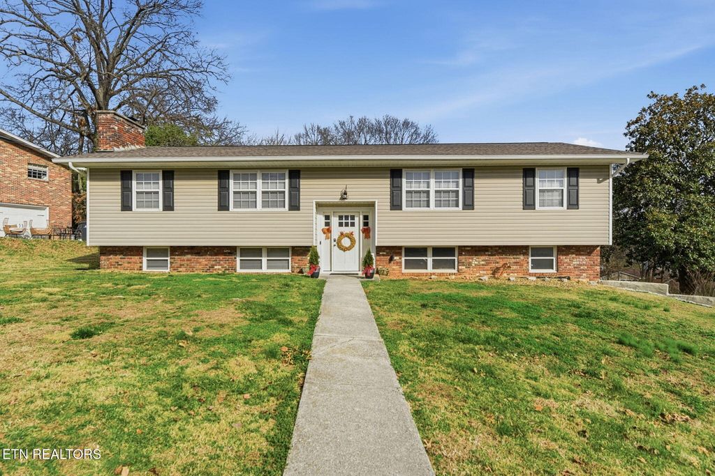 Photo of 2322 Alice Bell Rd, Knoxville, TN 37914 (MLS # 1324918)