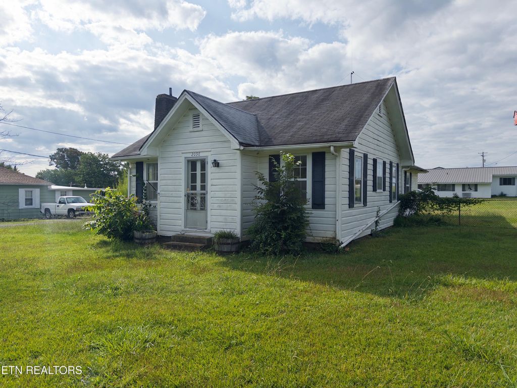 Photo of 2098 Sweetwater Vonore Road Rd, Sweetwater, TN 37874 (MLS # 1315017)