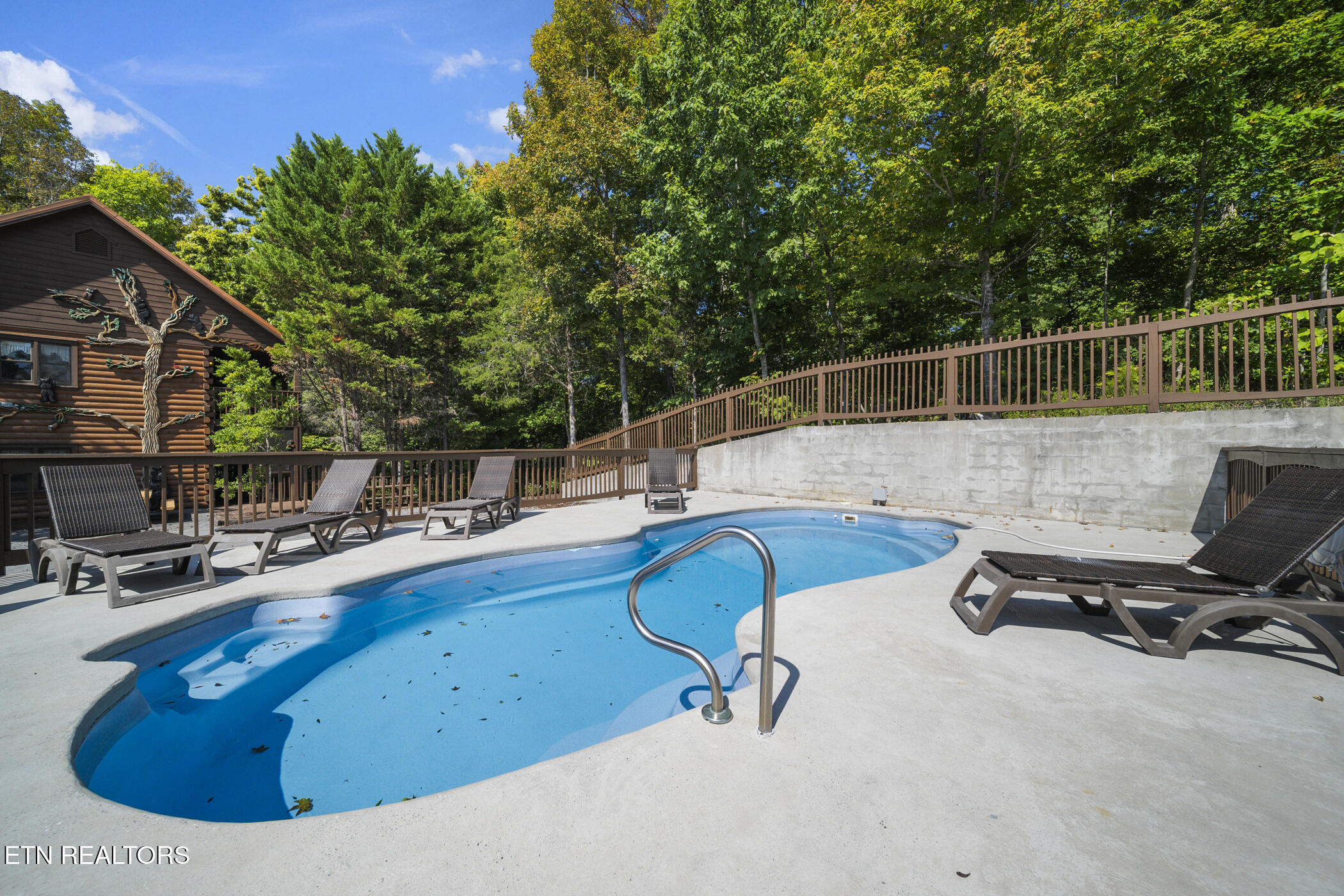 836 Bear Run Way
