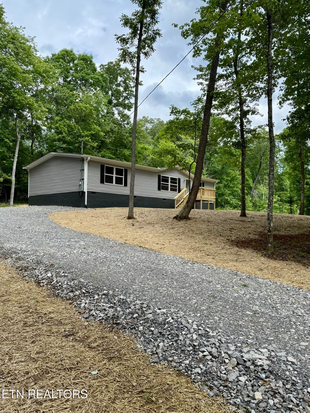 Photo of 207 Shady Shore Lane, Kingston, TN 37763 (MLS # 1299937)