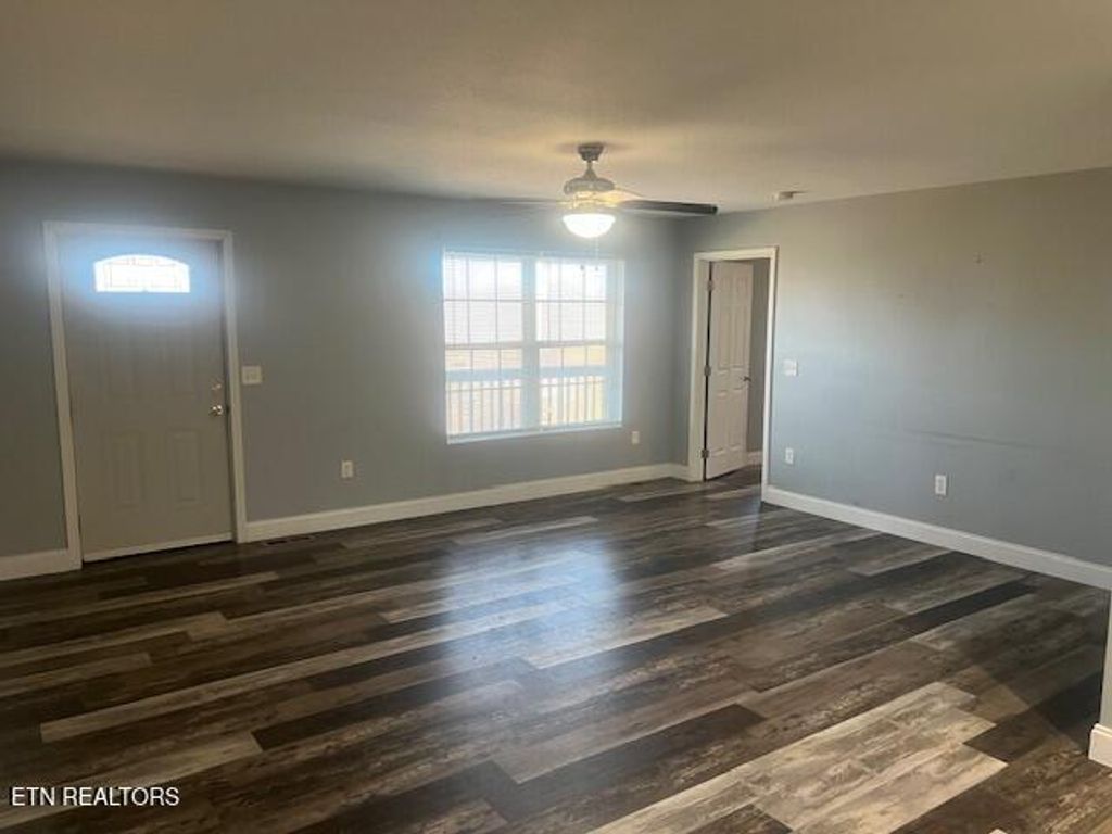 Photo of 525 LOW VALLEY DR Dr, Dandridge, TN 37725 (MLS # 1324839)