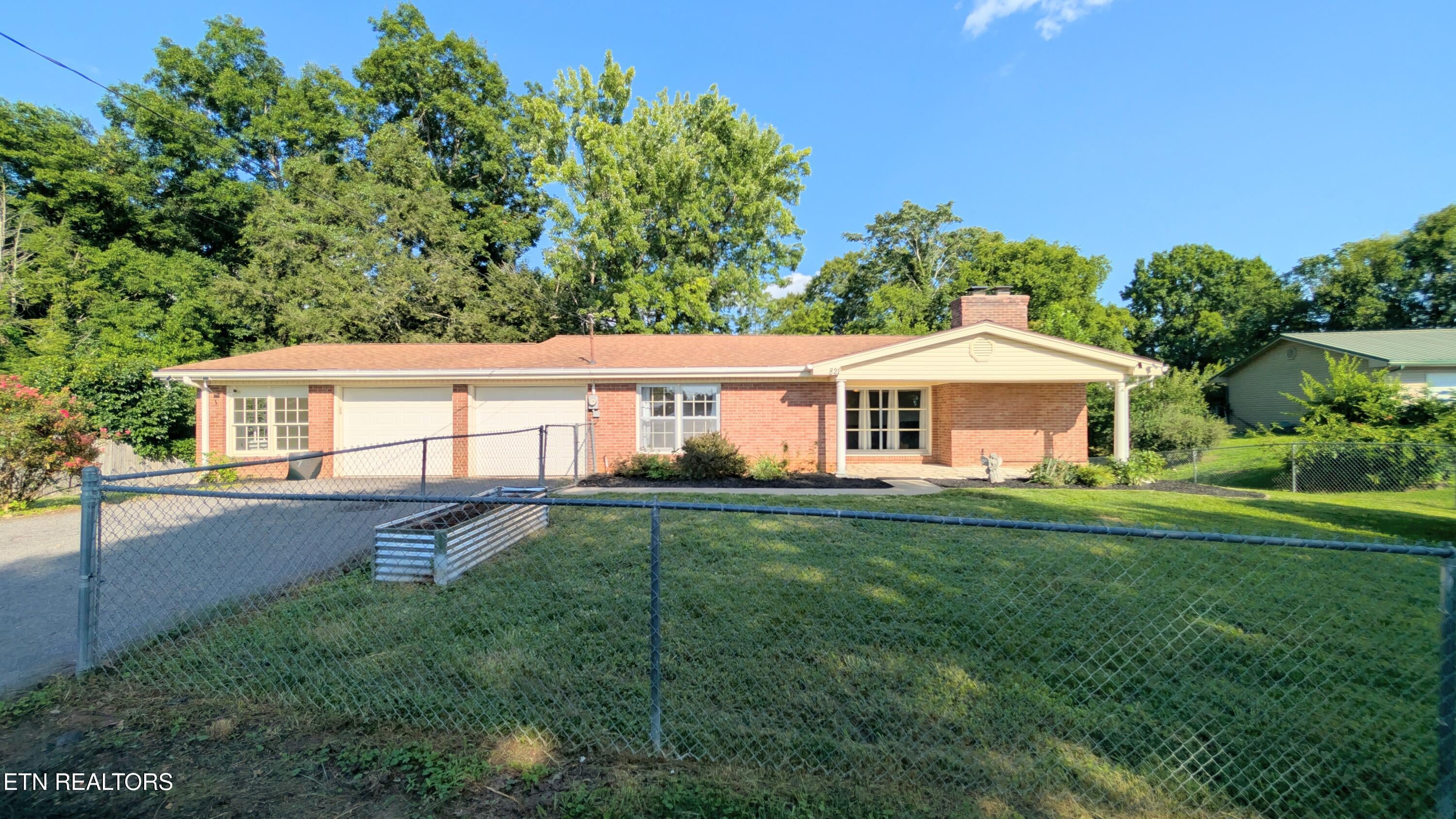 821 Commanche Drive