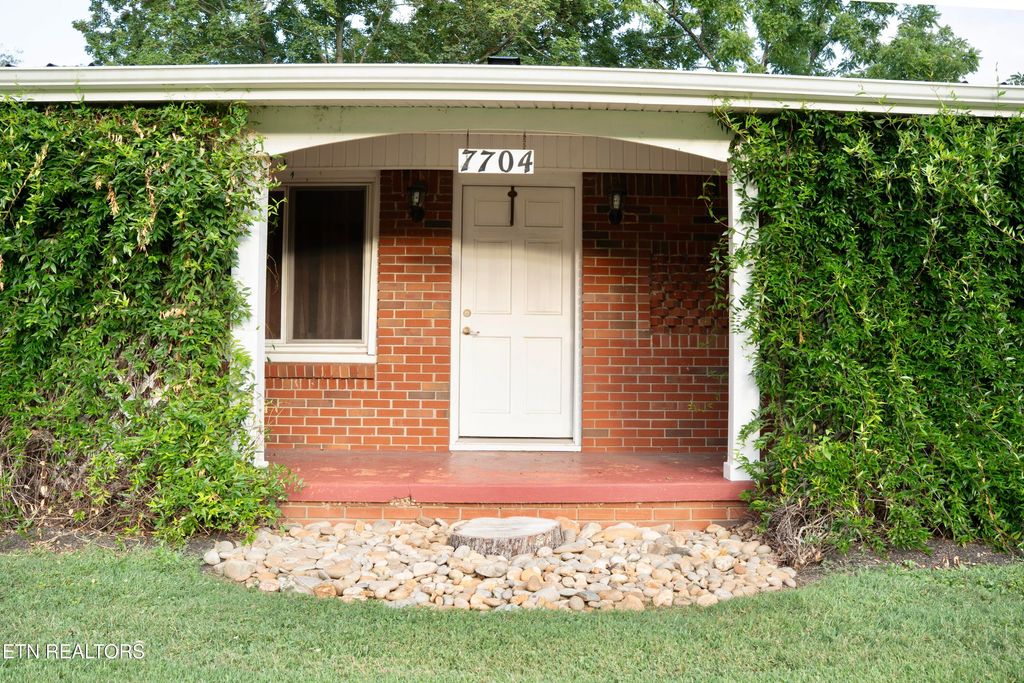 Photo of 7704 Collier Rd. Rd, Powell, TN 37849 (MLS # 1310094)