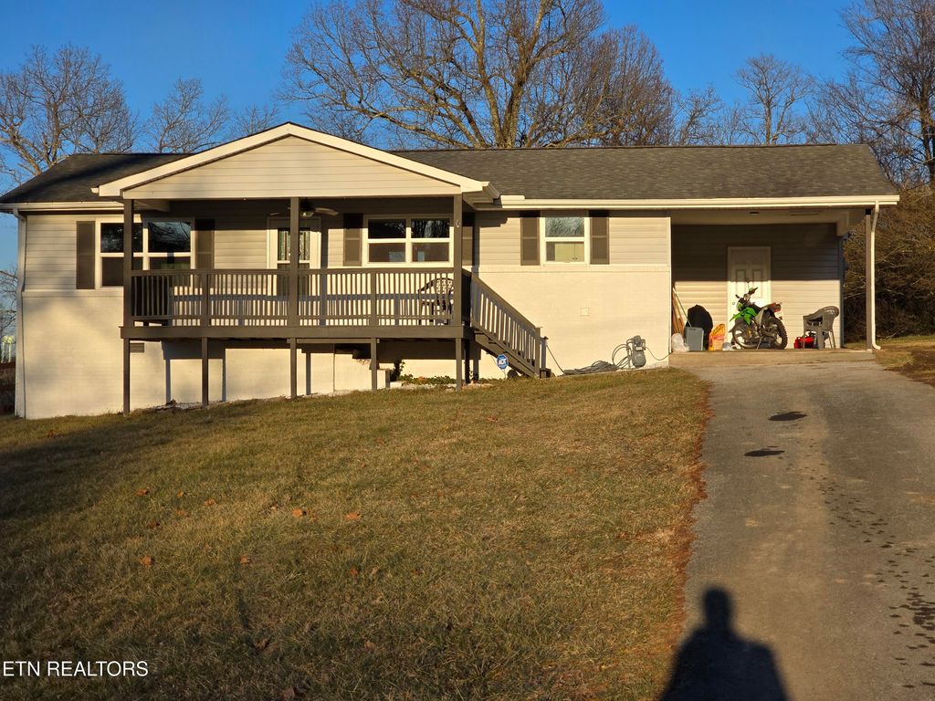Photo of 261 Phillips Drive, Crossville, TN 38555 (MLS # 1288128)
