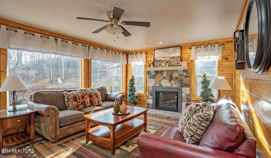 Photo of 230 Silverbell Lane, Gatlinburg, TN 37738 (MLS # 1332042)