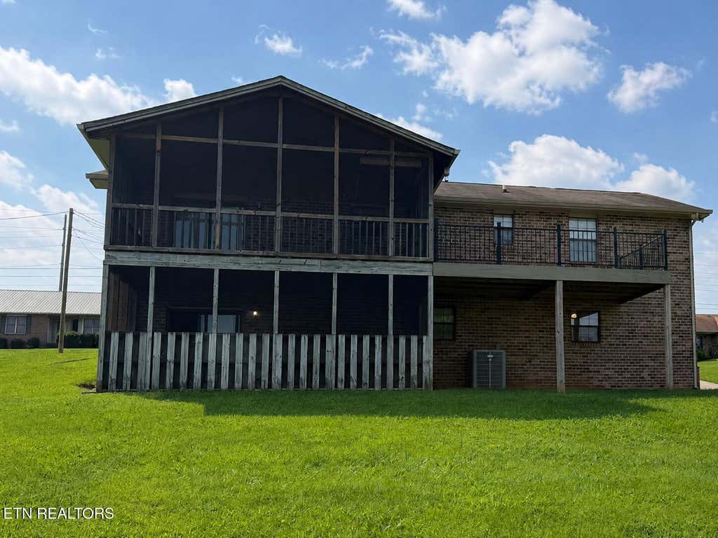 Photo of 1456 Cattlemans Drive, Lenoir City, TN 37772 (MLS # 1352280)
