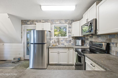 Tiny photo for 115 Suddath Rd, Harriman, TN 37748 (MLS # 1359384)