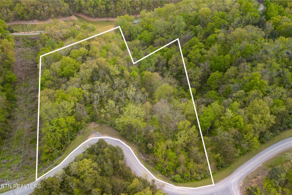 Photo of Sugar Cove Way, Newport, TN 37821 (MLS # 1342502)