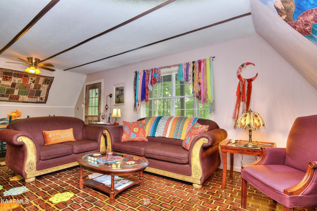 Photo of 128 Tall Pine Circle, Tellico Plains, TN 37385 (MLS # 1233701)