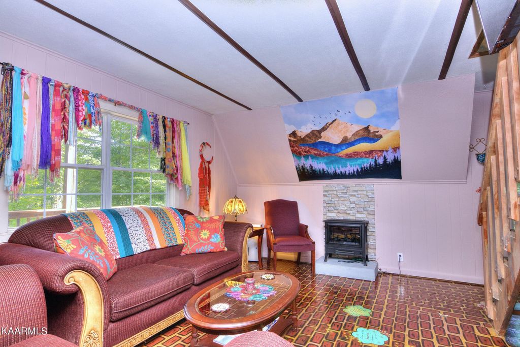 Photo of 128 Tall Pine Circle, Tellico Plains, TN 37385 (MLS # 1233701)