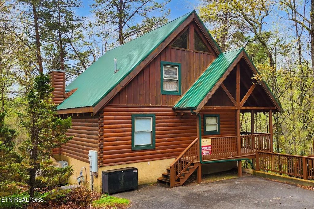 Photo of 4418 Forest Vista Way, Pigeon Forge, TN 37863 (MLS # 1316269)