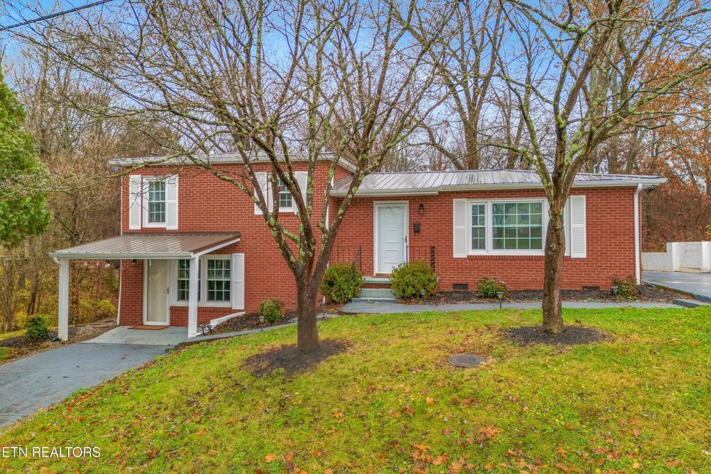 Photo of 460 Ash St, Morristown, TN 37813 (MLS # 1315957)