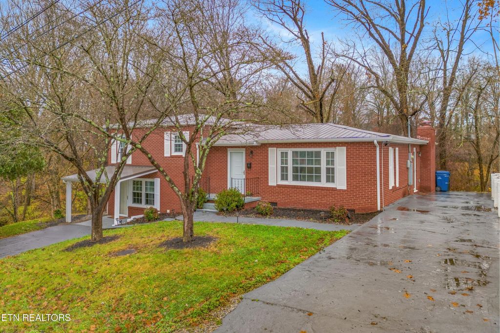 Photo of 460 Ash St, Morristown, TN 37813 (MLS # 1315957)