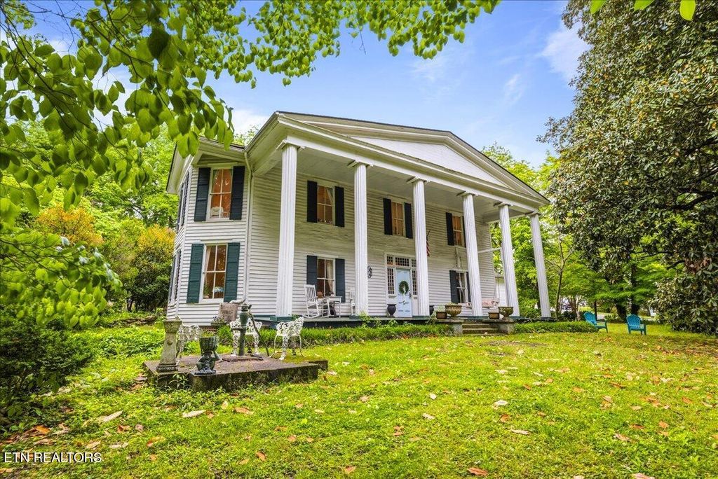 Photo of 104 Morgan St, Oliver Springs, TN 37840 (MLS # 1341629)