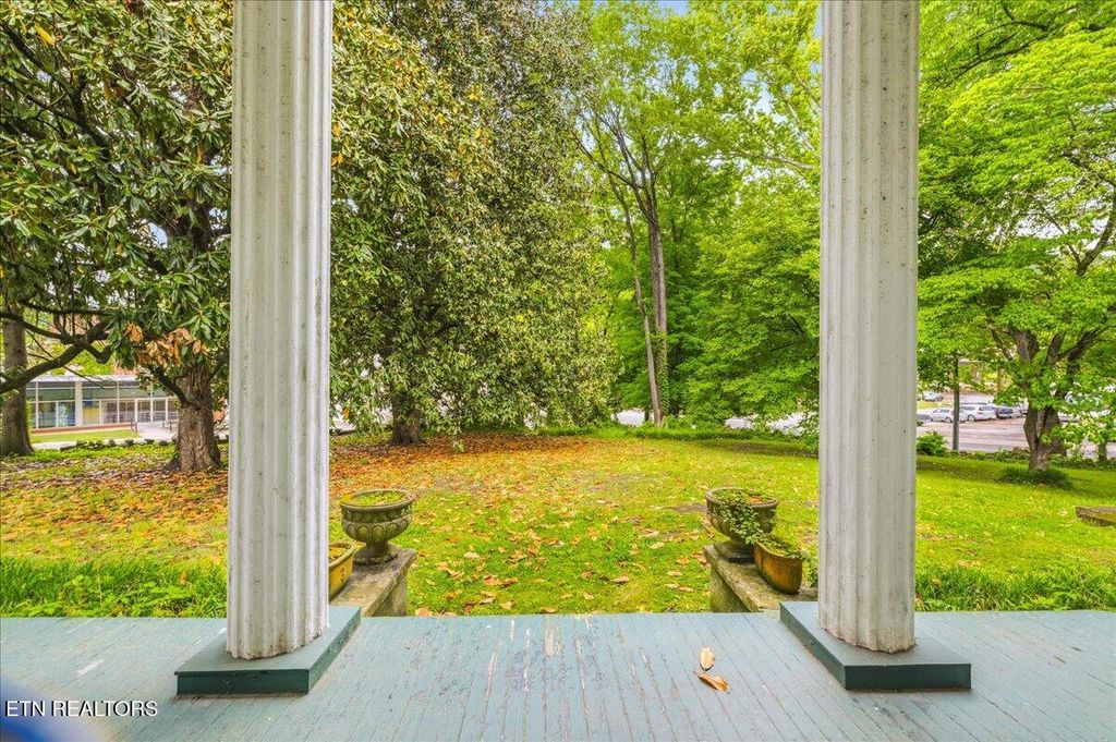 Photo of 104 Morgan St, Oliver Springs, TN 37840 (MLS # 1341629)