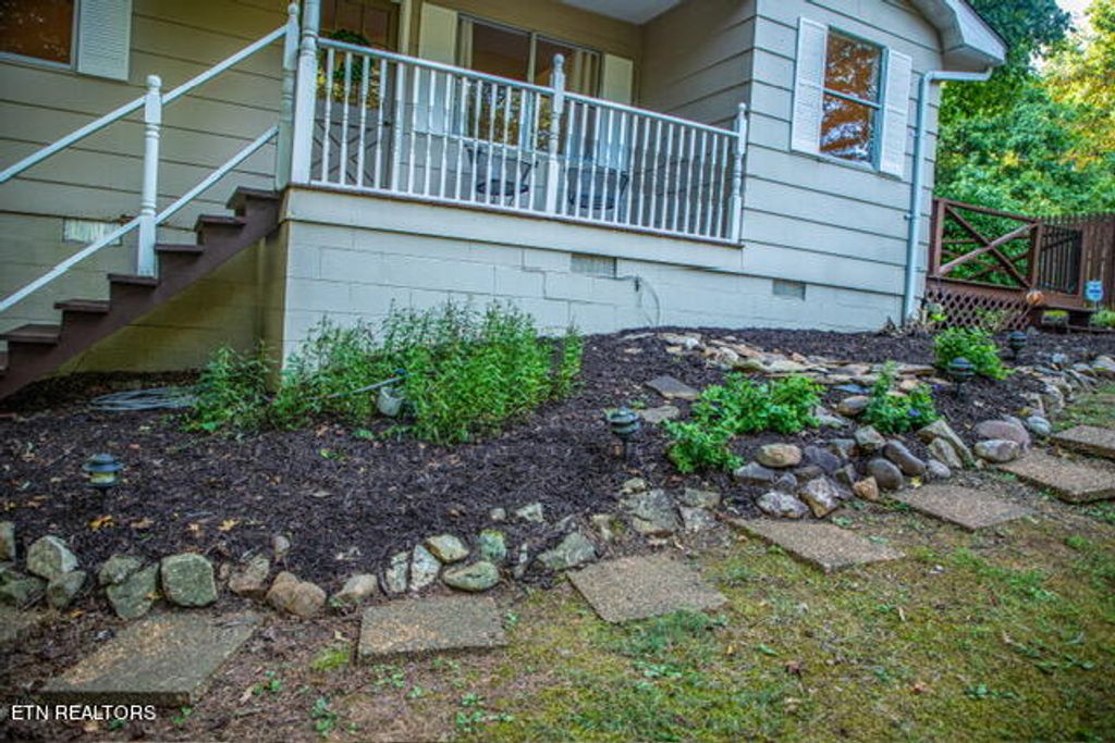 Photo of 3266 High View Drive, Louisville, TN 37777 (MLS # 1273537)