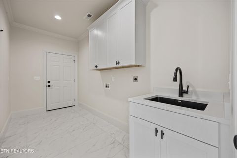 Tiny photo for 1011 Morris St, Sweetwater, TN 37874 (MLS # 1317787)