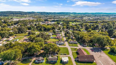 Tiny photo for 1011 Morris St, Sweetwater, TN 37874 (MLS # 1317787)