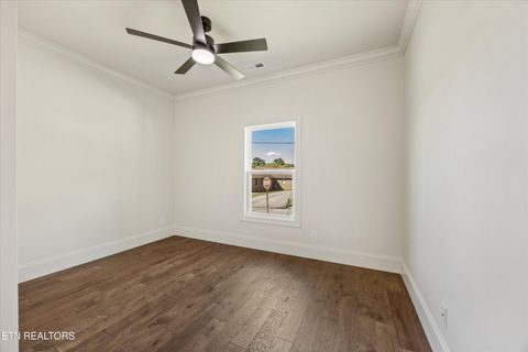 Tiny photo for 1011 Morris St, Sweetwater, TN 37874 (MLS # 1317787)