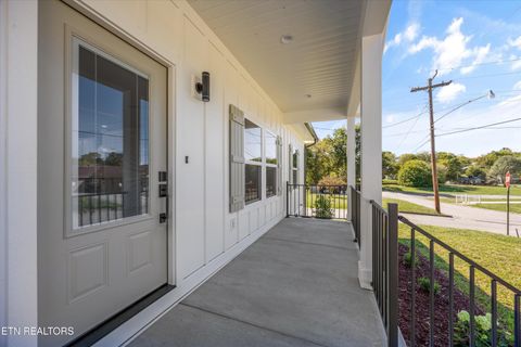 Tiny photo for 1011 Morris St, Sweetwater, TN 37874 (MLS # 1317787)