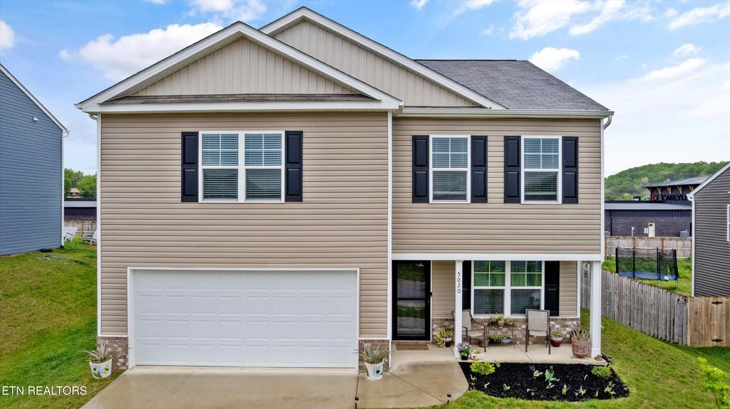 Photo of 5020 Elm Brook Rd, Dandridge, TN 37725 (MLS # 1299182)