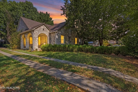 Photo of 1903 Fairmont Blvd, Knoxville, TN 37917 (MLS # 1355454)