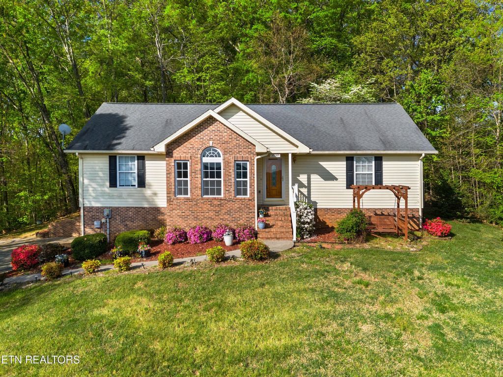 Photo of 833 Thomas Farms Drive, Jefferson City, TN 37760 (MLS # 1337235)
