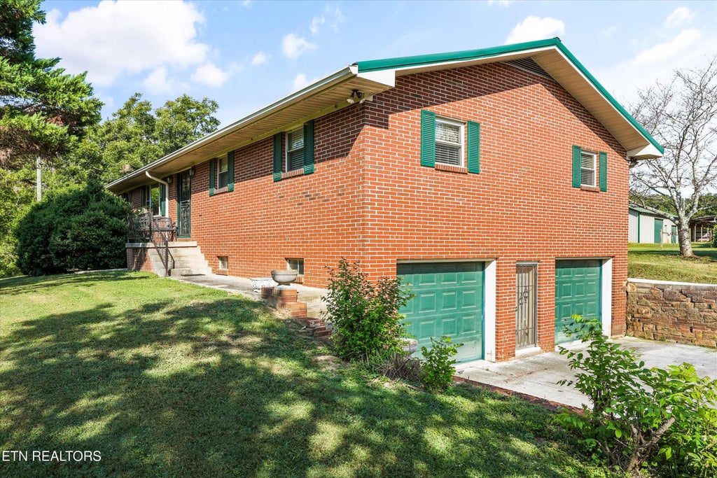 Photo of 985 Lane Drive, Friendsville, TN 37737 (MLS # 1354352)