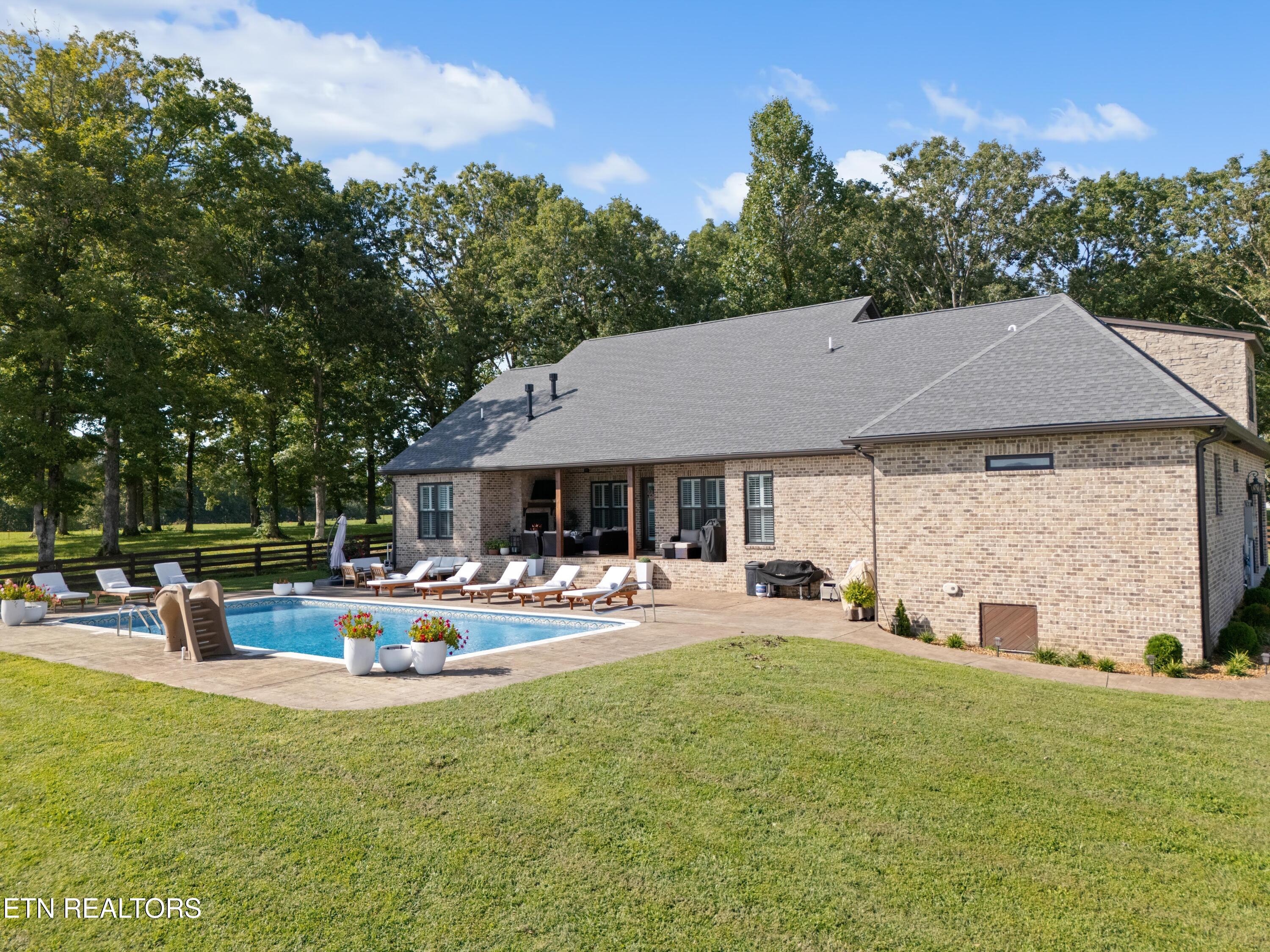 6419 N Highway 70