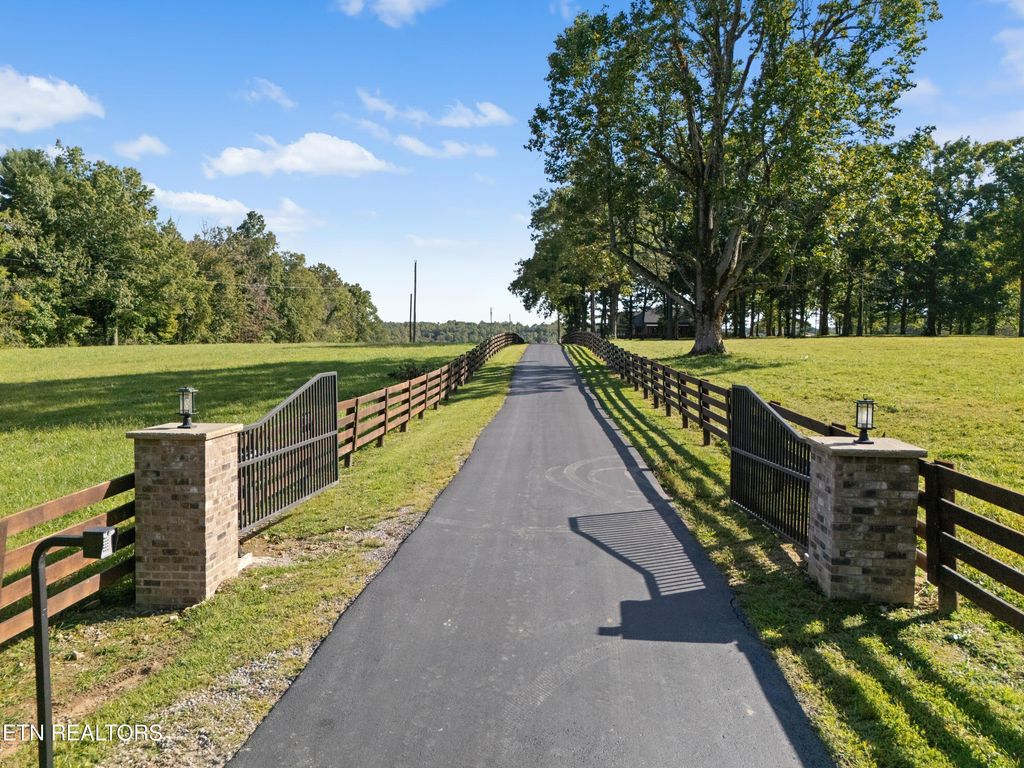 Photo of 6419 N Highway 70, Crossville, TN 38571 (MLS # 1317199)