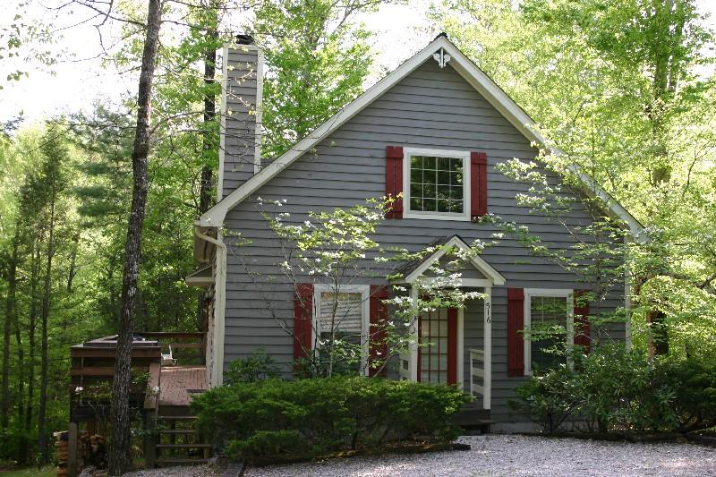 Photo 1 of 9 — 516 Clearwater Circle, Townsend, TN 37882