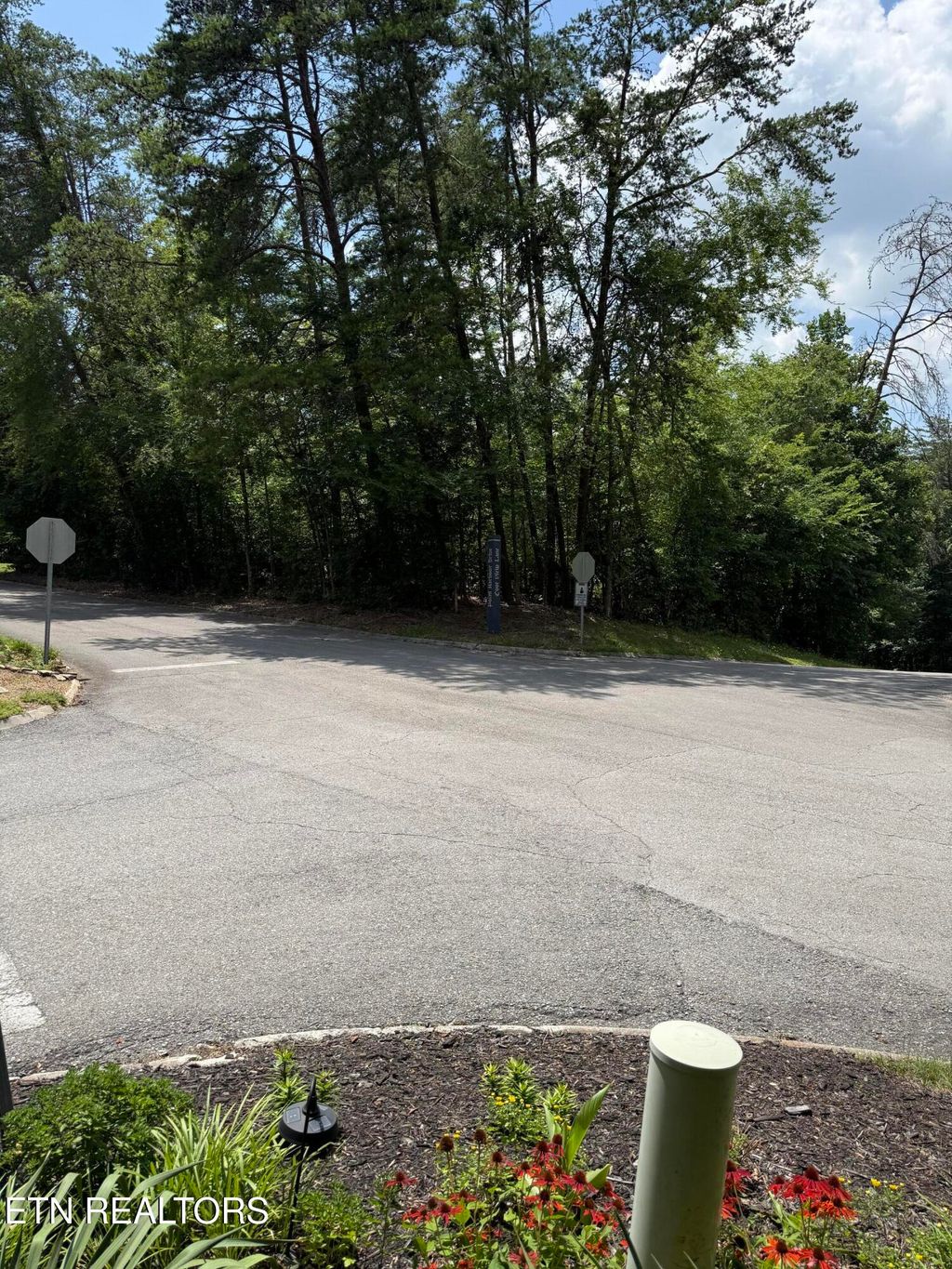 Photo of Point Harbour Drive, Lenoir City, TN 37772 (MLS # 1346918)
