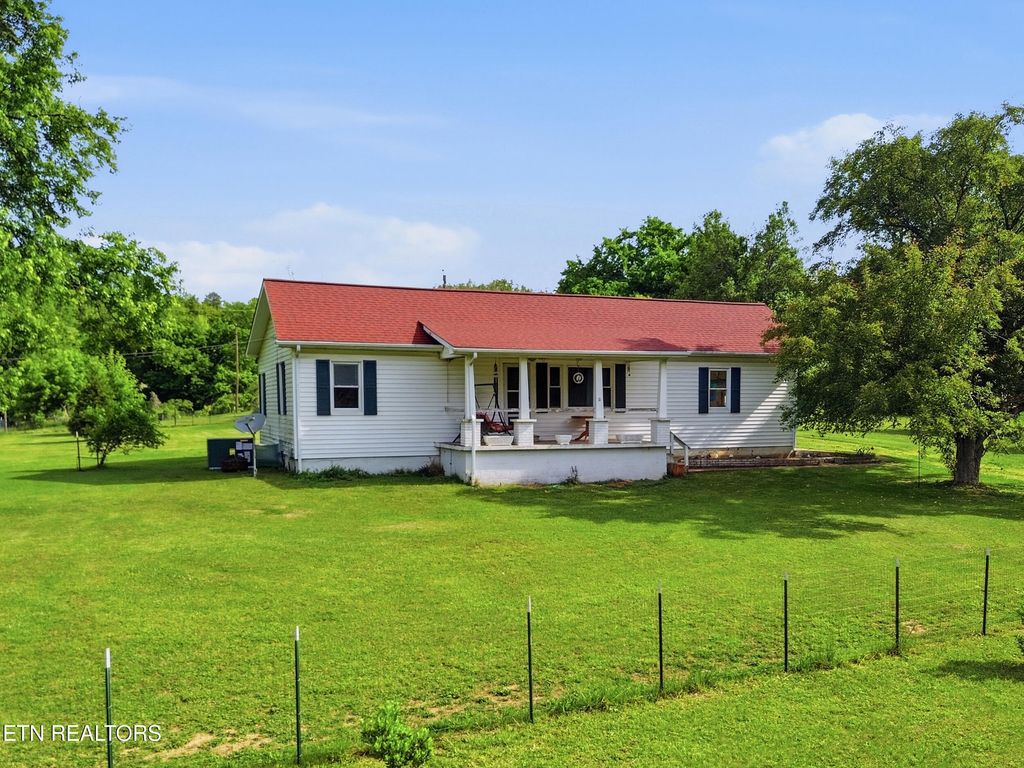 Photo of 824 Oliver Springs Hwy, Clinton, TN 37716 (MLS # 1339718)