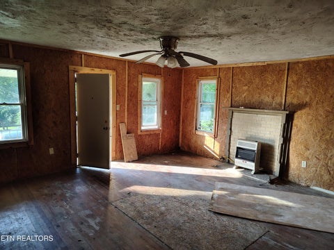 Tiny photo for 401 E Farrell St, Niota, TN 37826 (MLS # 1356222)