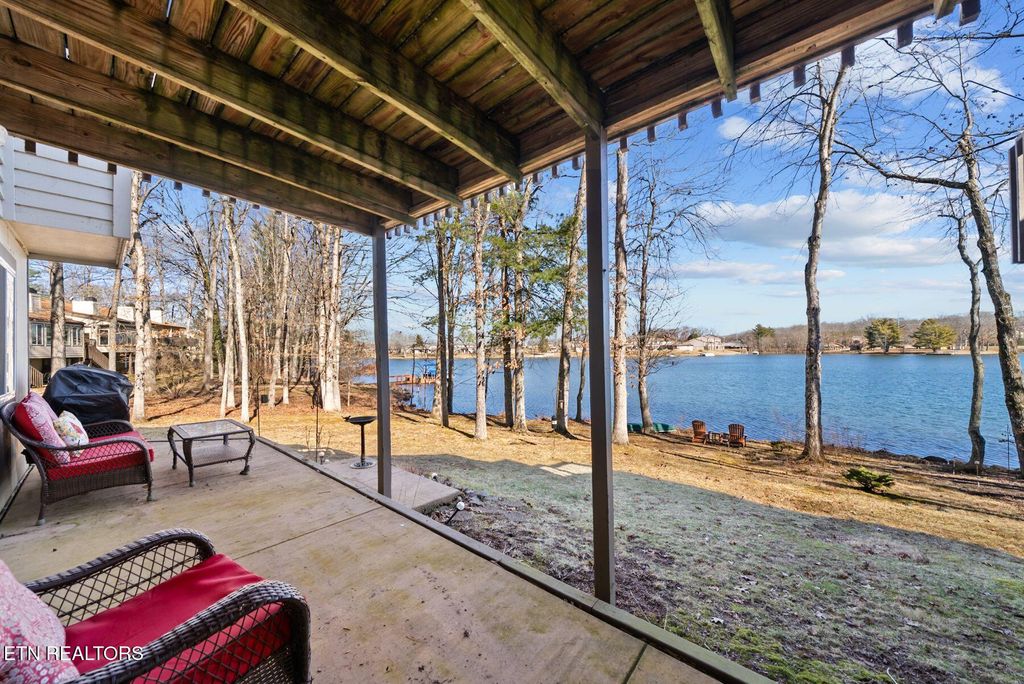 Photo of 345 Lake Catherine Circle, Crossville, TN 38558 (MLS # 1328211)