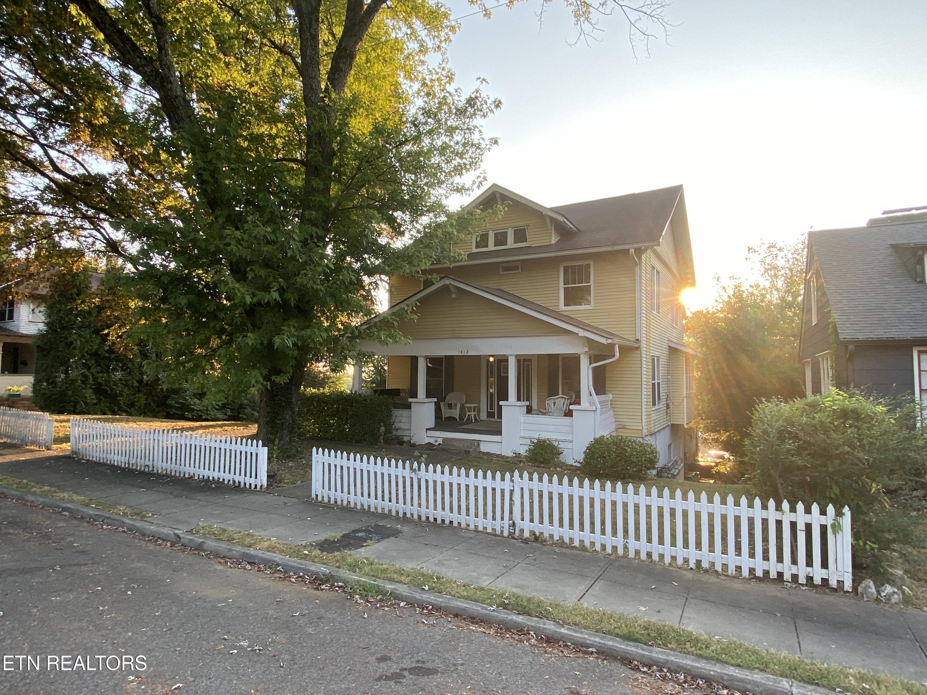 1412 Armstrong Ave