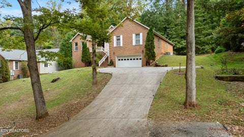 Tiny photo for 713 Jameswood Drive, Maryville, TN 37804 (MLS # 1359308)