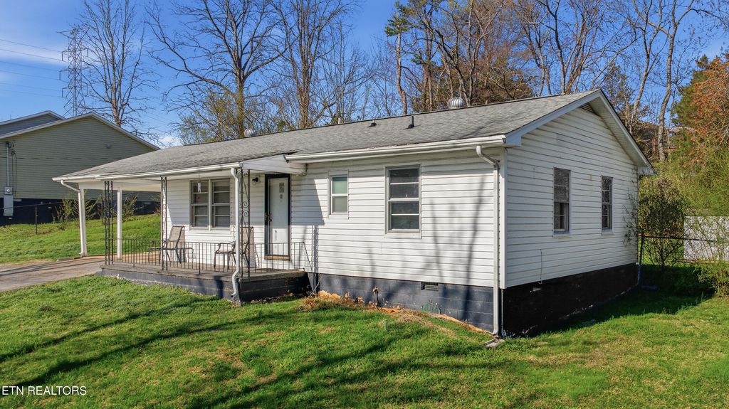 Photo of 6230 Pleasant Ridge Rd, Knoxville, TN 37912 (MLS # 1332321)