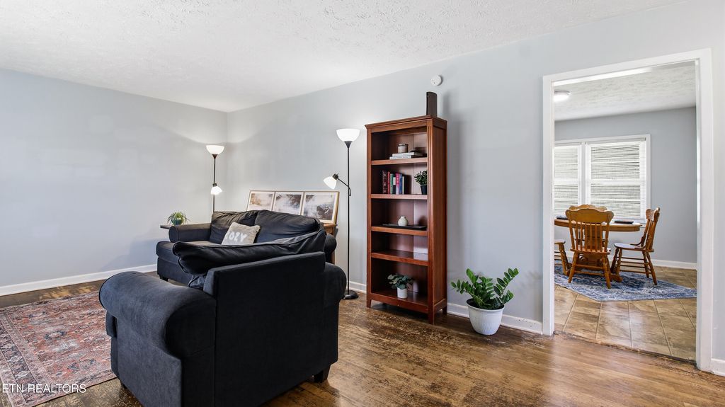 Photo of 6230 Pleasant Ridge Rd, Knoxville, TN 37912 (MLS # 1332321)