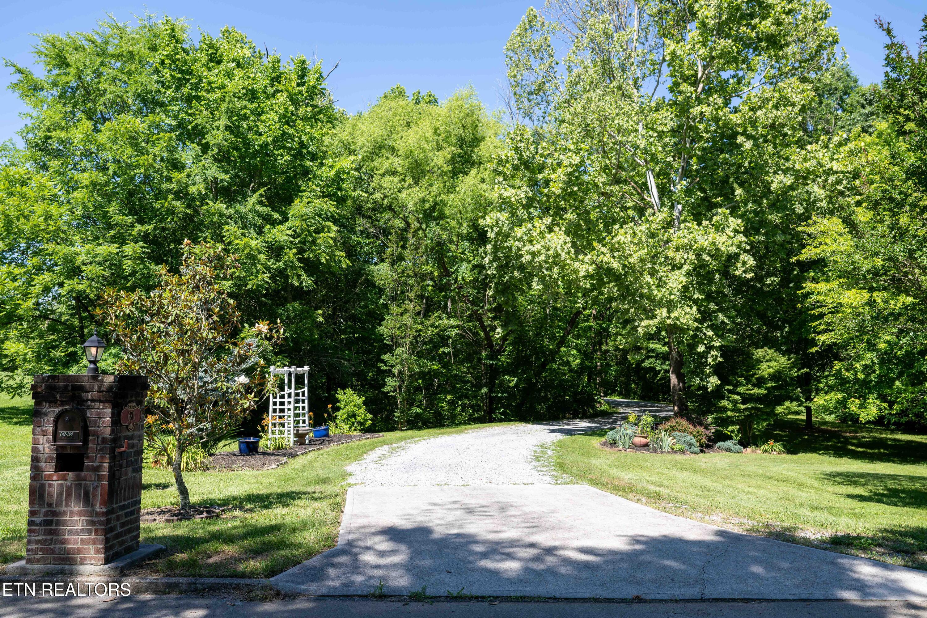680 Gateway Lane