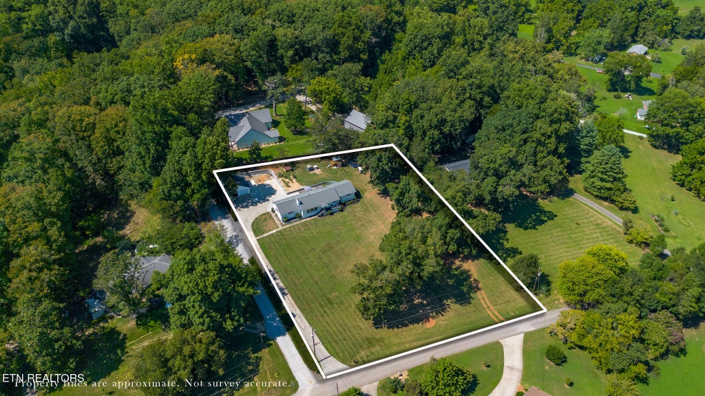 Photo of 112 Mainsail Rd, Kingston, TN 37763 (MLS # 1353561)