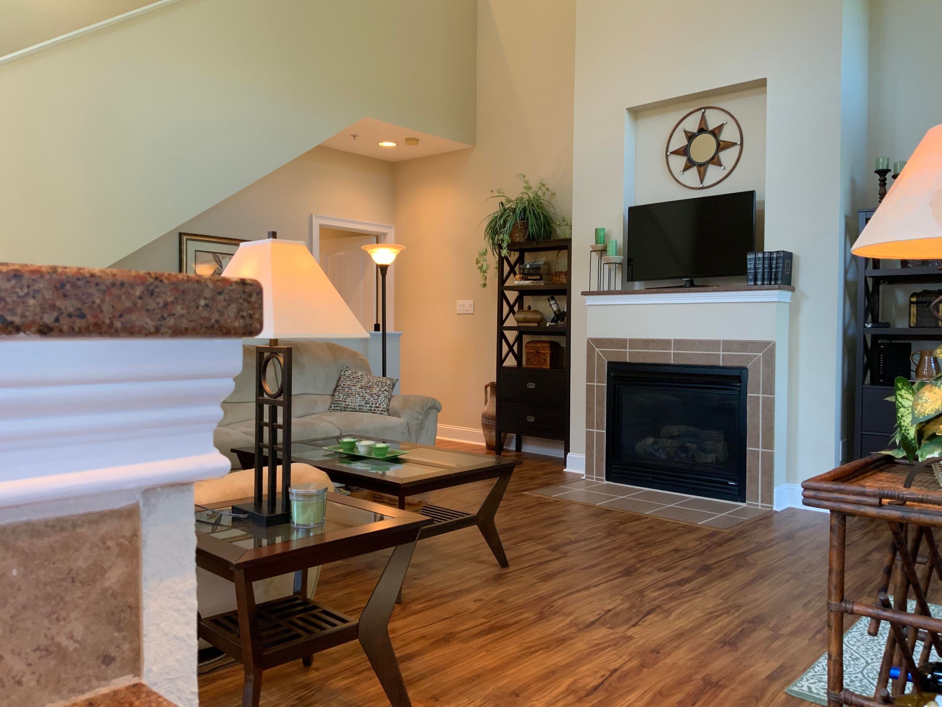 102 Waterside Circle 102