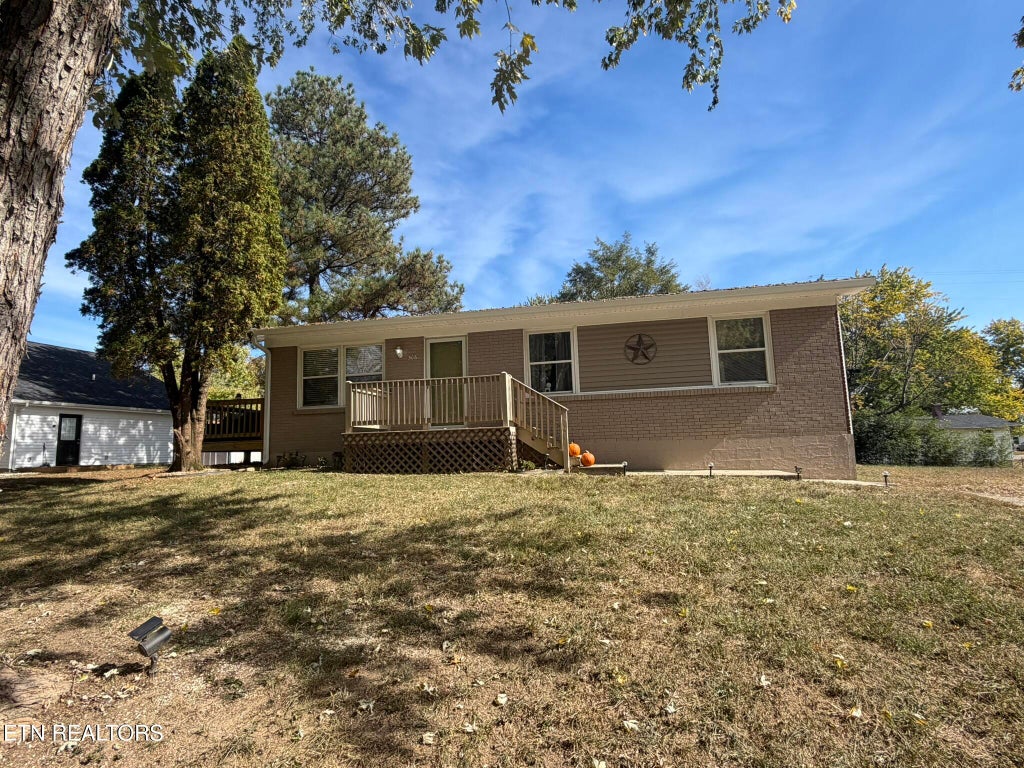 Photo of 506 Isaac St, Jamestown, TN 38556 (MLS # 1360557)