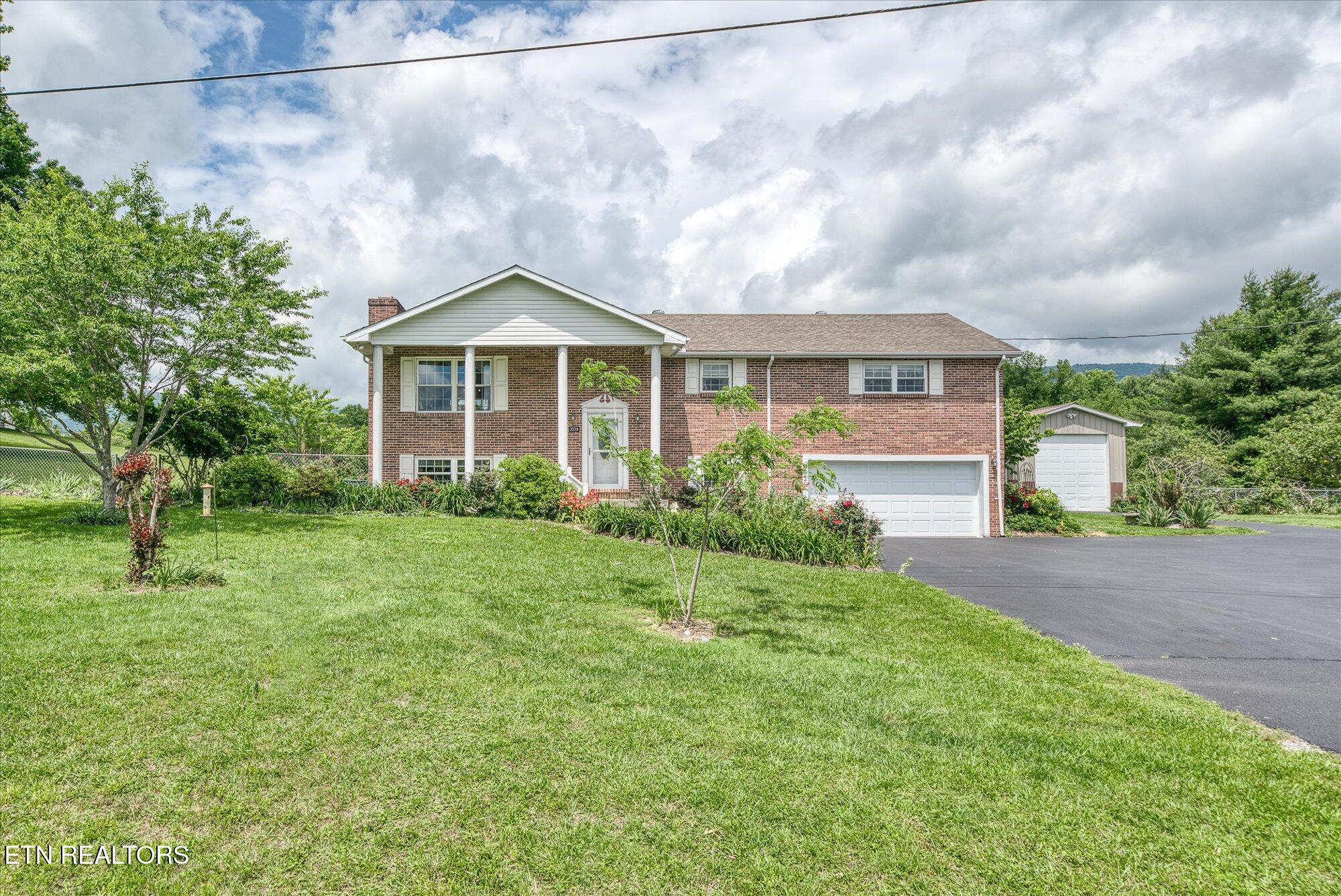 2229 Knoxville Hwy