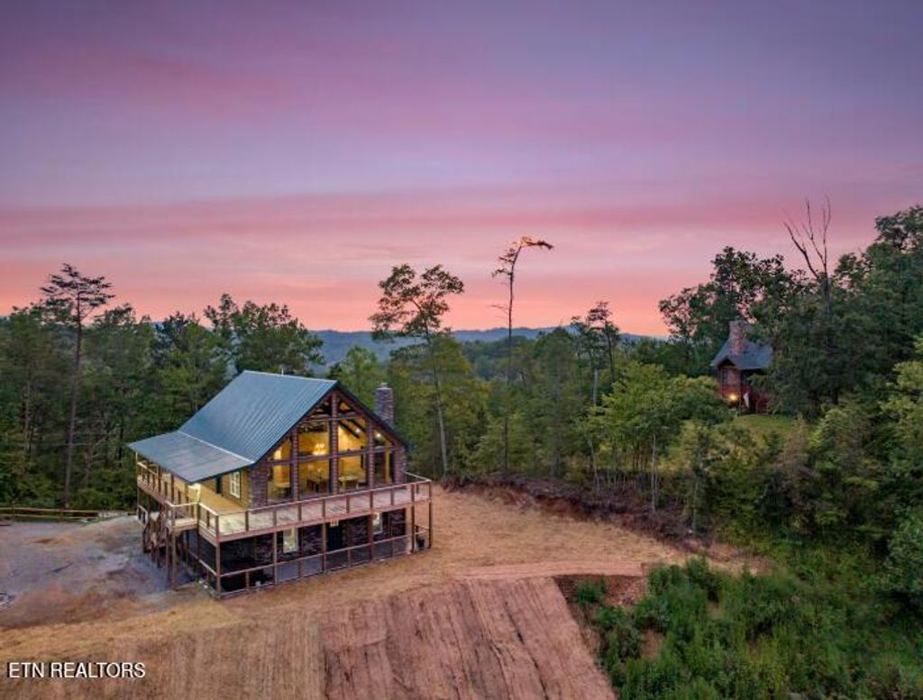 Photo of 1535 Mountain Trail Lane, Sevierville, TN 37876 (MLS # 1326881)